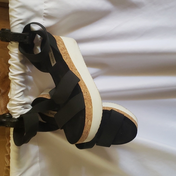 Steve Madden platform sandal - Picture 2 of 2
